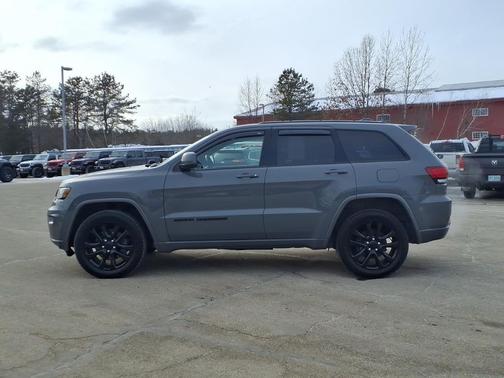 2022 Jeep Grand Cherokee Laredo