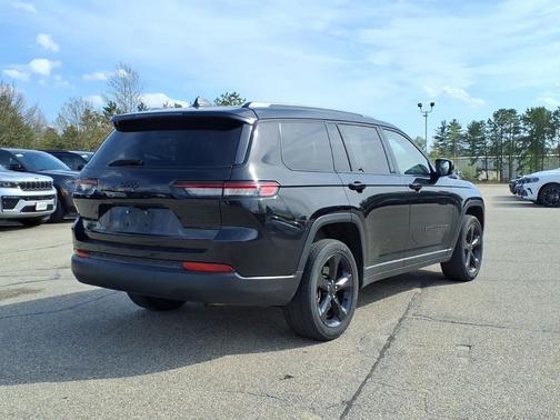 Diamond Black Crystal Pearlcoat 2023 Jeep Grand Cherokee L Altitude