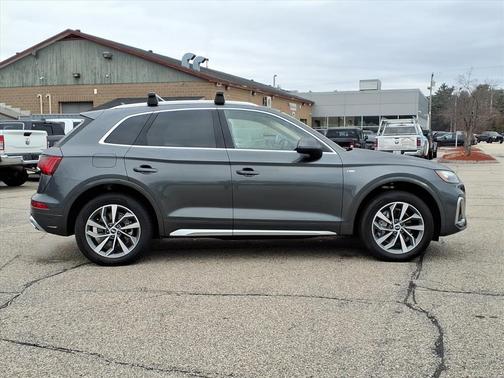 2022 Audi Q5 45 S line Premium