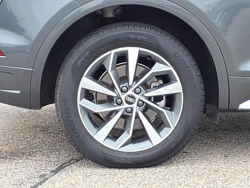 2022 Audi Q5 45 S line Premium