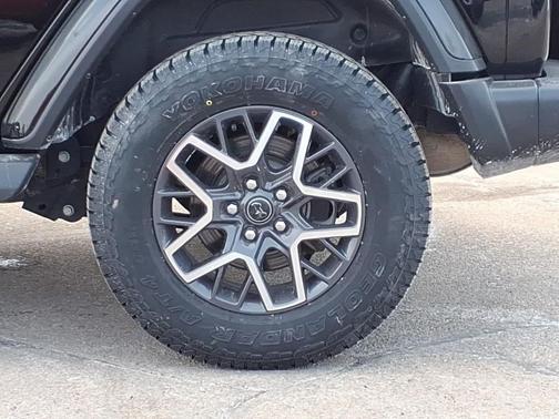 2024 Jeep Wrangler 4-Door Sahara 4x4