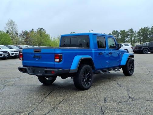 Hydro Blue Pearlcoat 2025 Jeep Gladiator Nighthawk