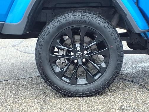 Hydro Blue Pearlcoat 2025 Jeep Gladiator Nighthawk