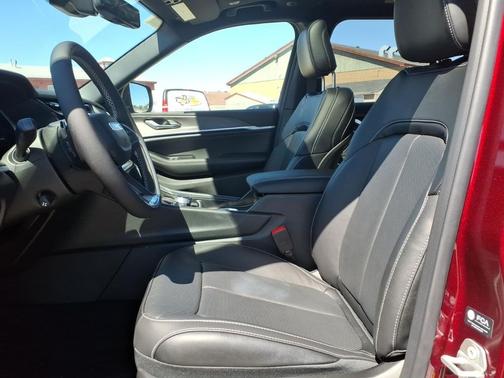 Velvet Red Pearlcoat 2026 Jeep Grand Cherokee L Altitude