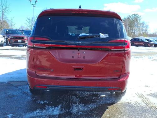 2026 Chrysler Pacifica L