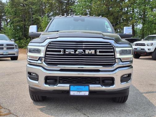2024 RAM 3500 Laramie Crew Cab 4x4 8' Box