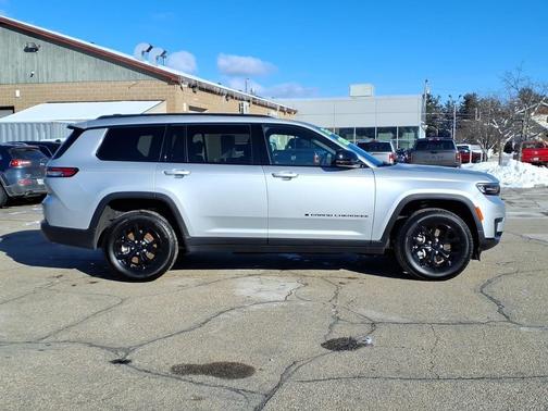 2025 Jeep Grand Cherokee L Altitude