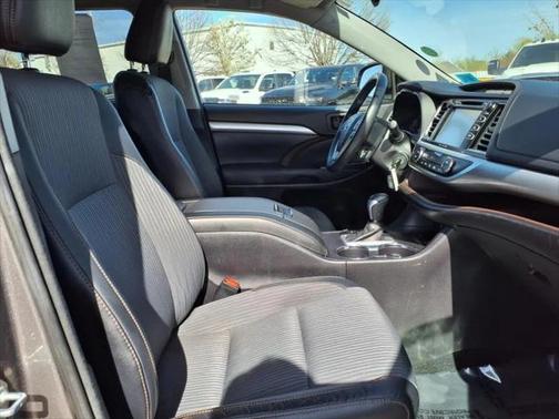 2017 Toyota Highlander LE Plus