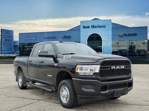 2022 RAM 2500 Tradesman Crew Cab 4x4 6'4' Box