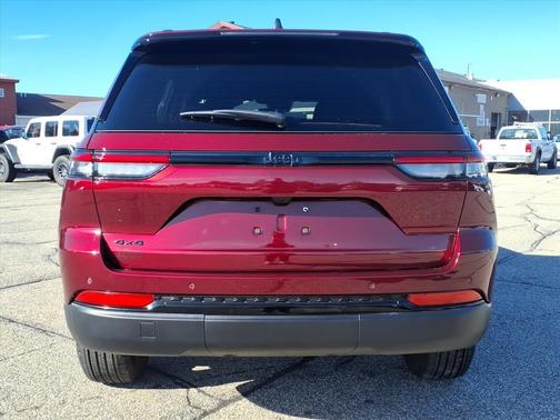 2024 Jeep Grand Cherokee Altitude