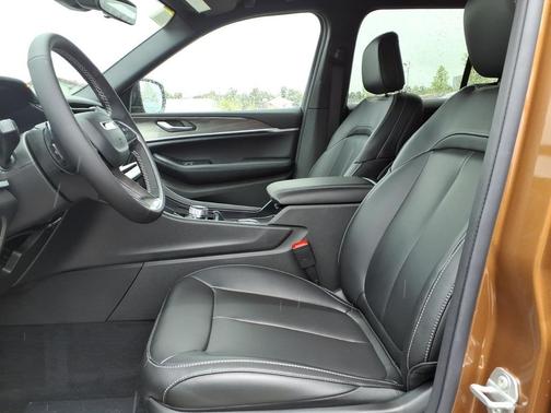 Copper Shino Metallic Clearcoat 2026 Jeep Grand Cherokee Limited