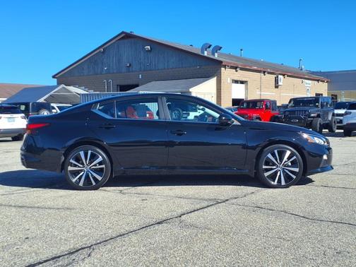 2021 Nissan Altima SR Intelligent AWD
