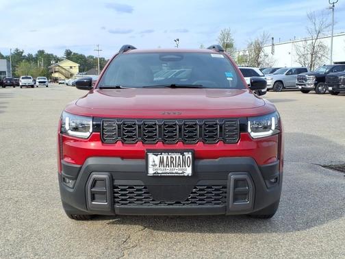 Red Hot Pearlcoat 2026 Jeep Cherokee Laredo 4x4