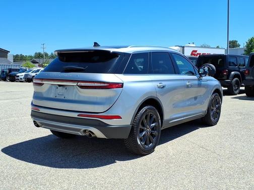 Silver Radiance 2021 Lincoln Corsair Standard