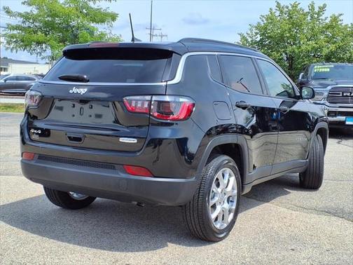 2022 Jeep Compass Latitude Lux