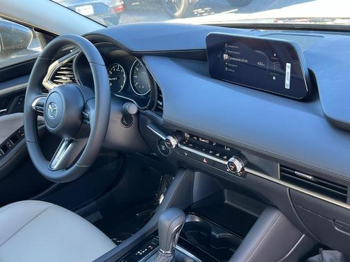 2025 Mazda Mazda3 FWD w/Preferred Package