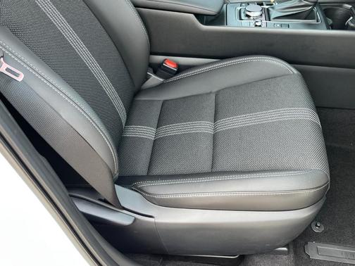 2025 Mazda CX-50 Hybrid Preferred Package