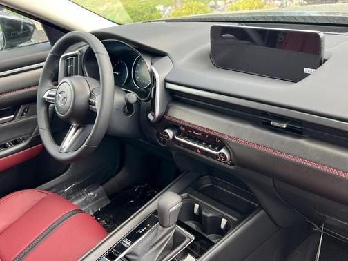 2025 Mazda CX-50 Hybrid Premium Package