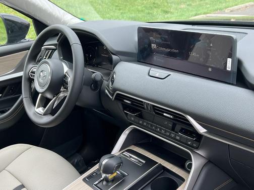 2025 Mazda CX-70 PHEV Premium Package