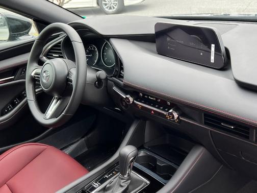 2026 Mazda Mazda3 Carbon Edition