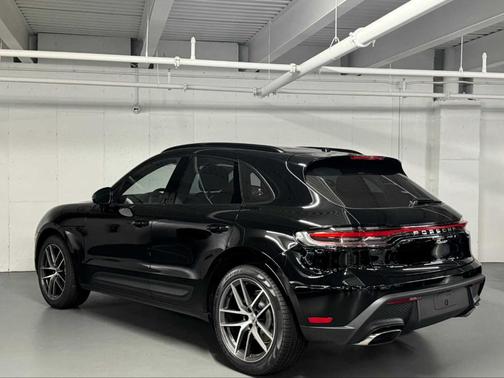 2025 Porsche Macan 