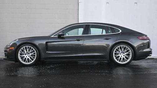 2018 Porsche Panamera 4S