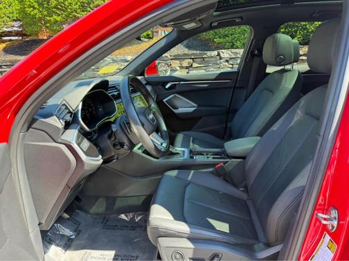Tango Red Metallic 2022 Audi Q3 45 S line Premium Plus