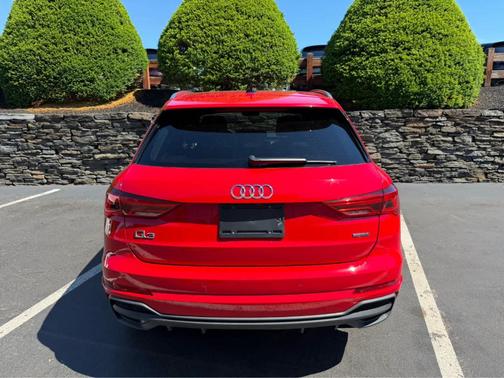 Tango Red Metallic 2022 Audi Q3 45 S line Premium Plus