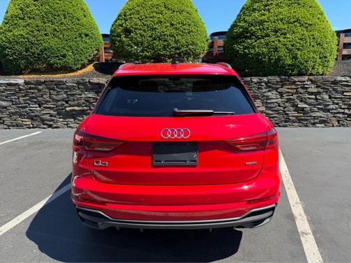 Tango Red Metallic 2022 Audi Q3 45 S line Premium Plus