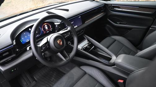 2025 Porsche Macan 4