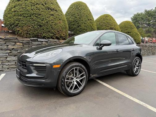 Volcano Grey Metallic 2026 Porsche Macan
