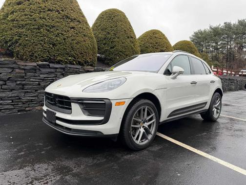 2023 Porsche Macan T