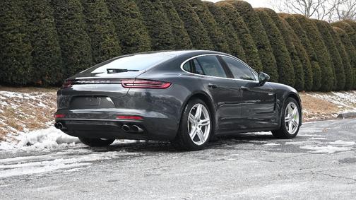 2018 Porsche Panamera 4