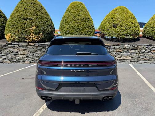 Blue Metallic 2026 Porsche Cayenne S