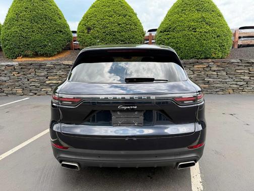 Moonlight Blue 2023 Porsche Cayenne