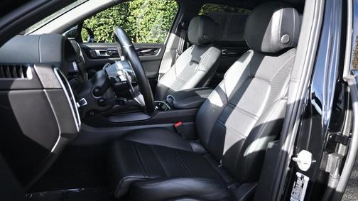 2022 Porsche Cayenne 