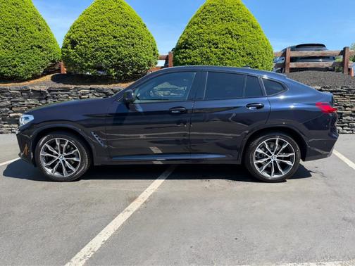 Carbon Black Metallic 2021 BMW X4 xDrive30i