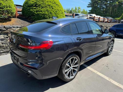 Carbon Black Metallic 2021 BMW X4 xDrive30i