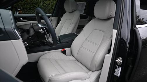 2023 Porsche Cayenne 