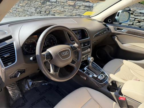 Cuvee Silver Metallic 2014 Audi Q5 2.0T Premium Plus