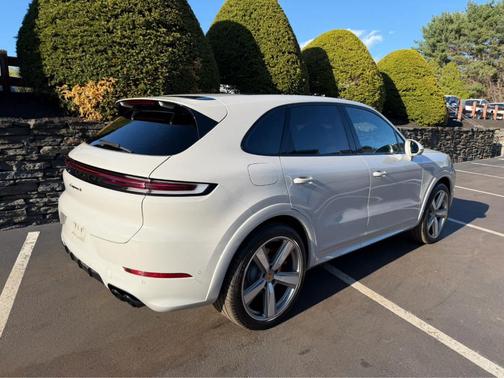 Chalk 2024 Porsche Cayenne S