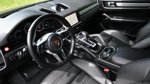 2023 Porsche Cayenne Platinum Edition