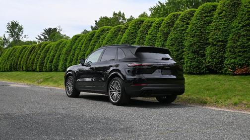 2023 Porsche Cayenne Platinum Edition