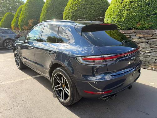 Night Blue Metallic 2020 Porsche Macan S