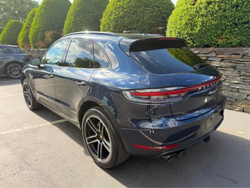Night Blue Metallic 2020 Porsche Macan S