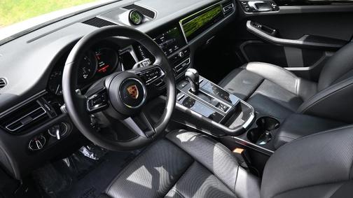 2022 Porsche Macan