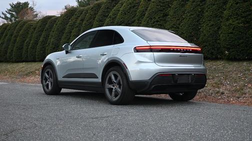 2024 Porsche Macan 4