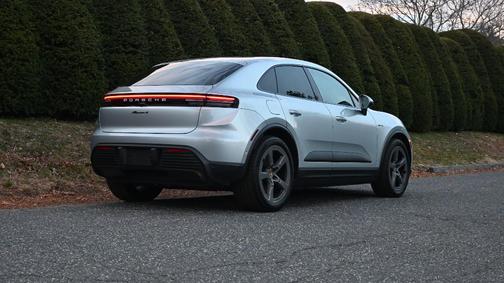 2024 Porsche Macan 4