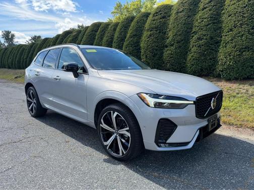 Silver 2023 Volvo XC60 B5 Ultimate Dark Theme