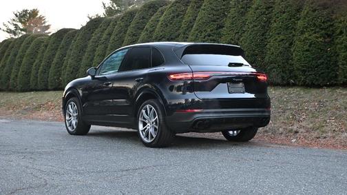 2023 Porsche Cayenne Platinum Edition